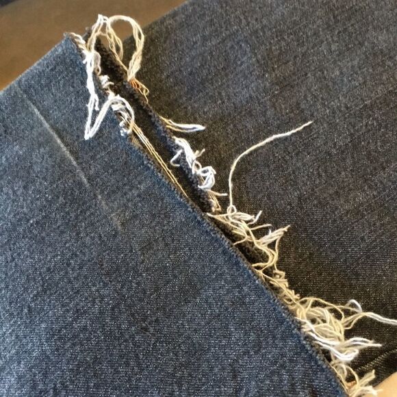 Venezia Jeans Co. Plus Sz Jeans with Raw Hems - Picture 13 of 14